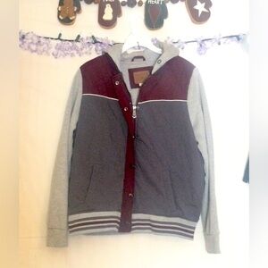 Boys dravus fleece hooded jacket. Lrge